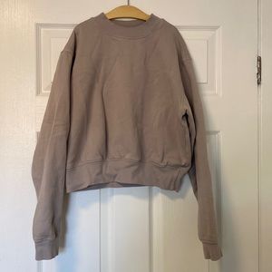Grey Aritzia TNA cropped crewneck size S